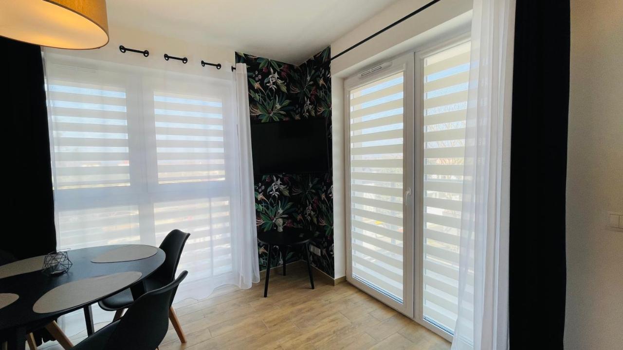Apartamenty Na Wiejskiej Ustronie Morskie Luaran gambar