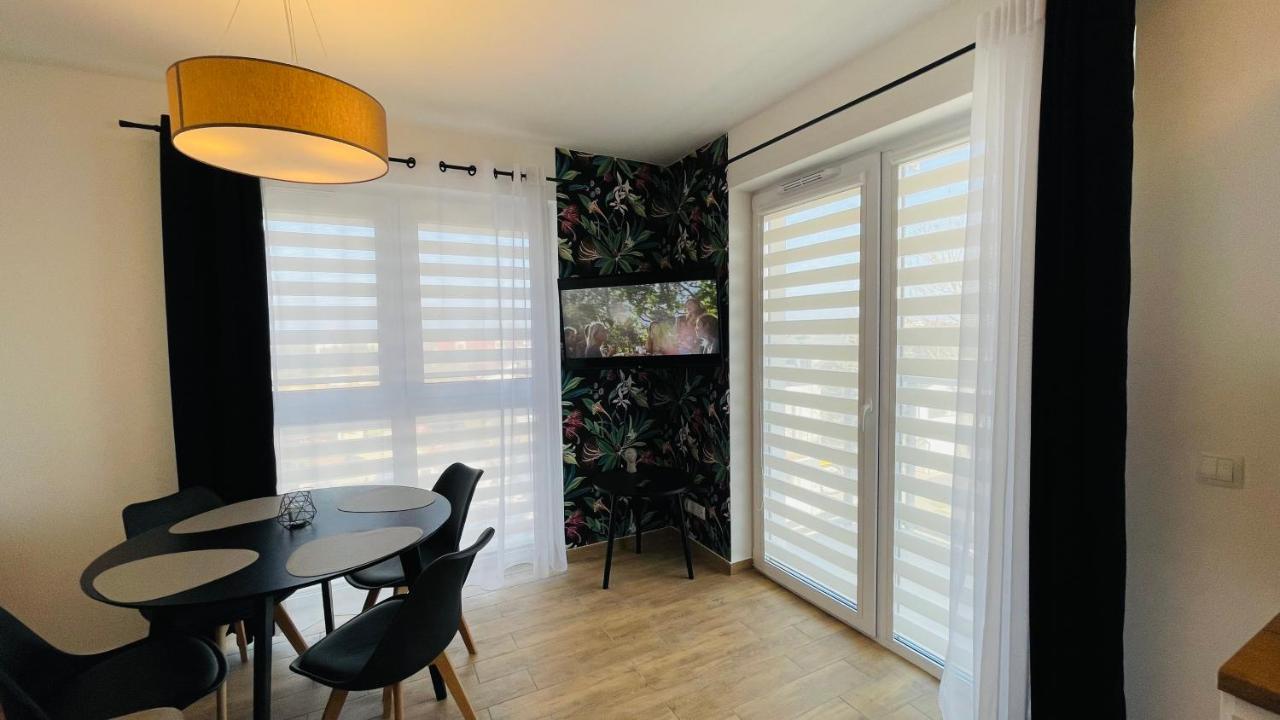 Apartamenty Na Wiejskiej Ustronie Morskie Luaran gambar